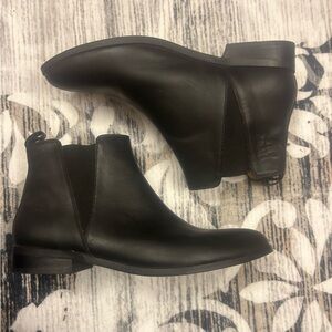 Nisolo Black Leather Ankle Boots